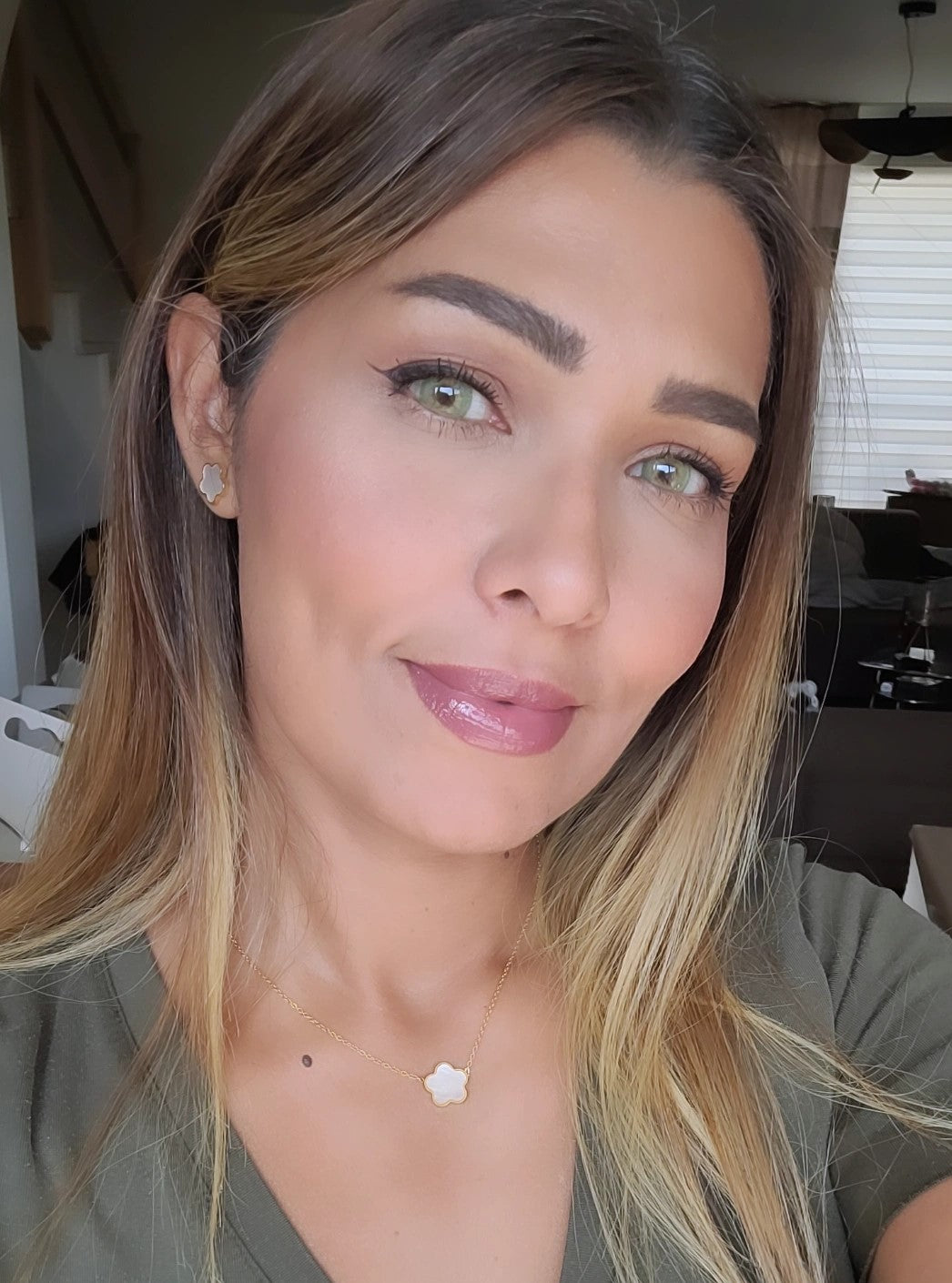 DUO COLLIER + BOUCLES TREFLE NACRE