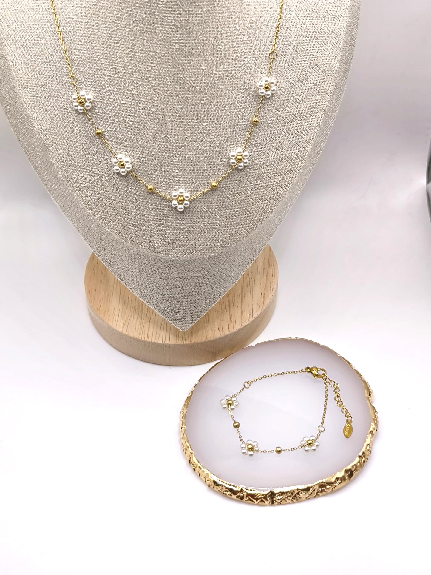 COLLIER HORTENCE