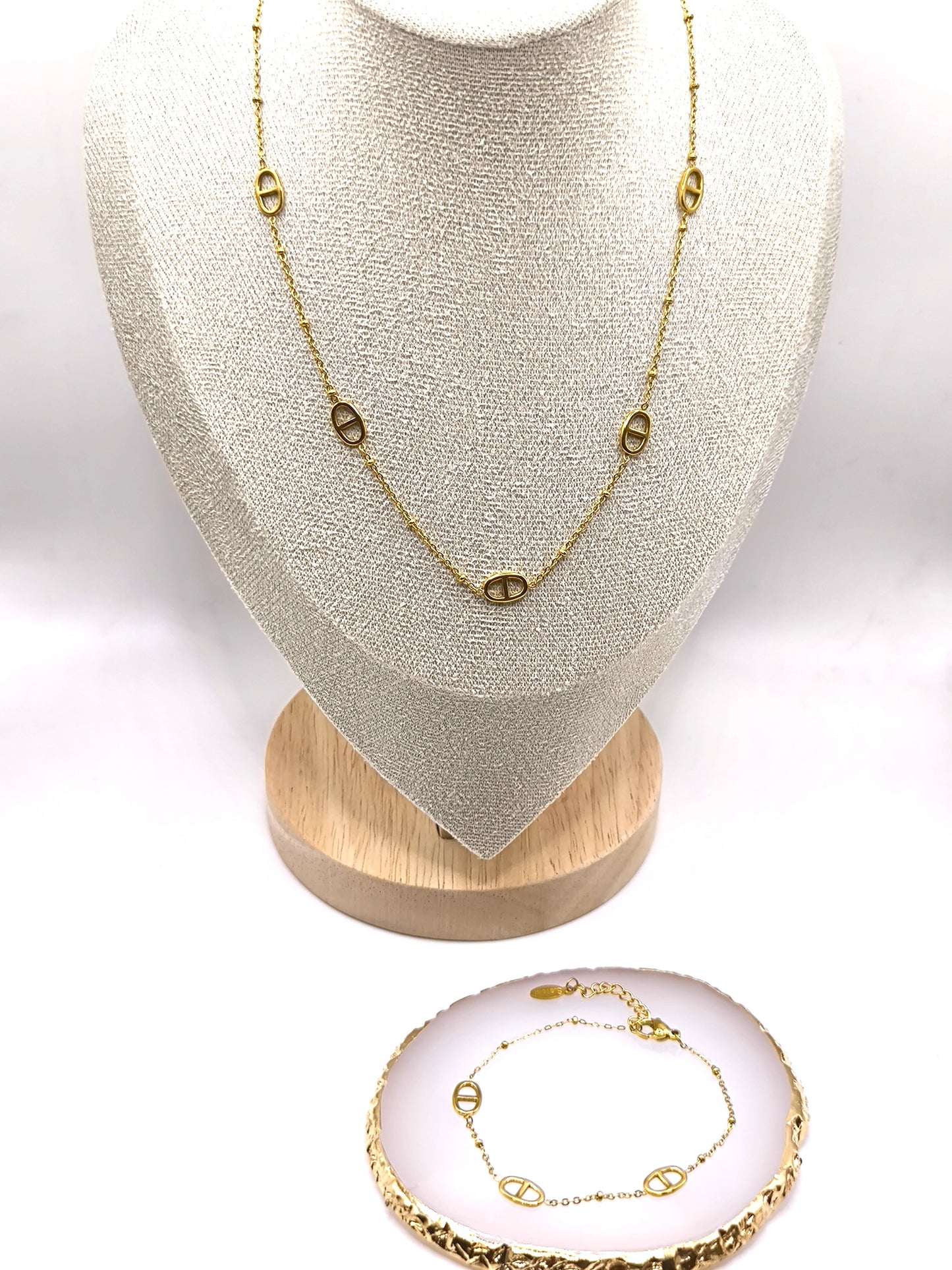 COLLIER CINDY