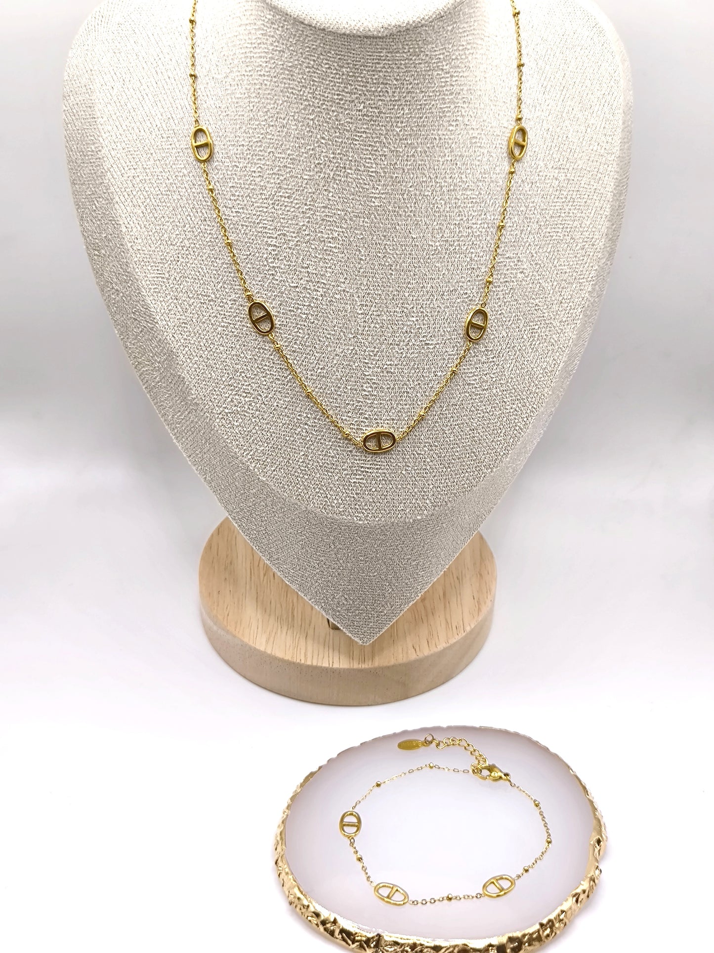 COLLIER CINDY