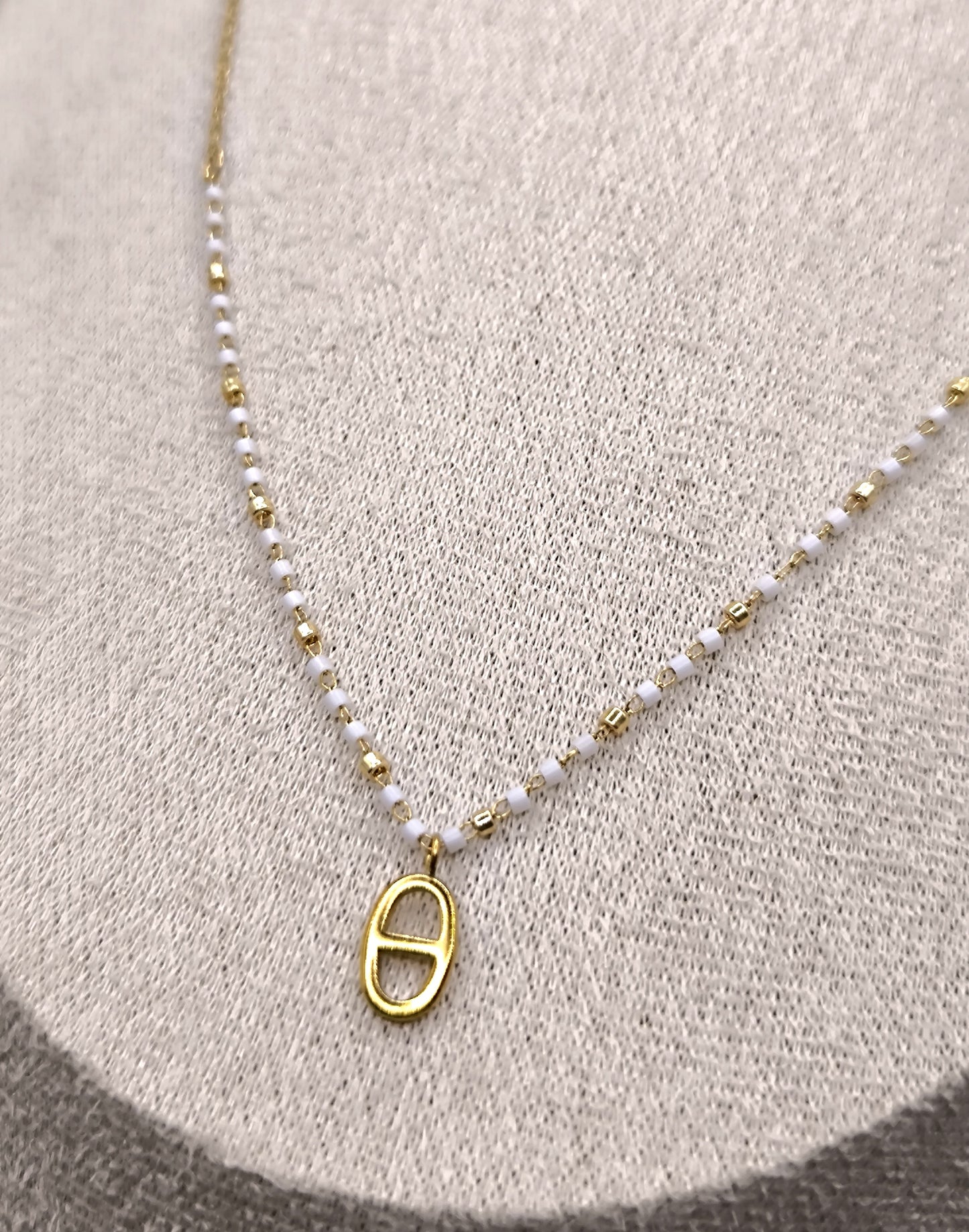 COLLIER PHILIPPINE WHITE